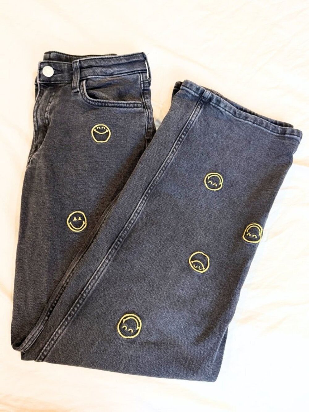 Smiley World x H&M embroiderd jeans